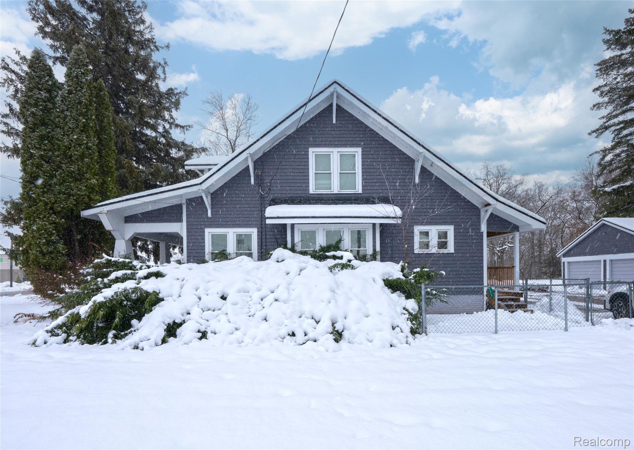 433 N Saginaw Street