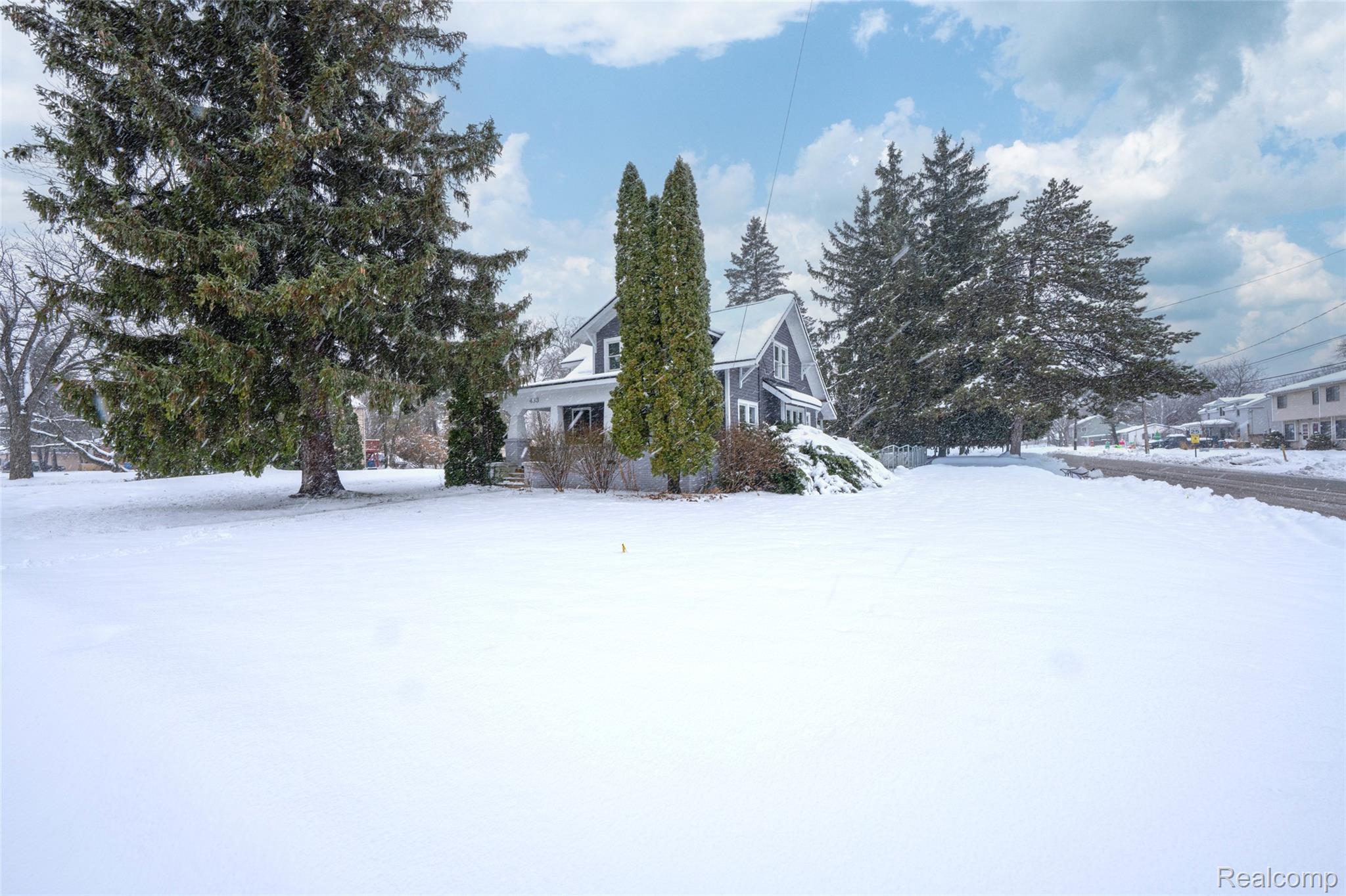 433 N Saginaw Street