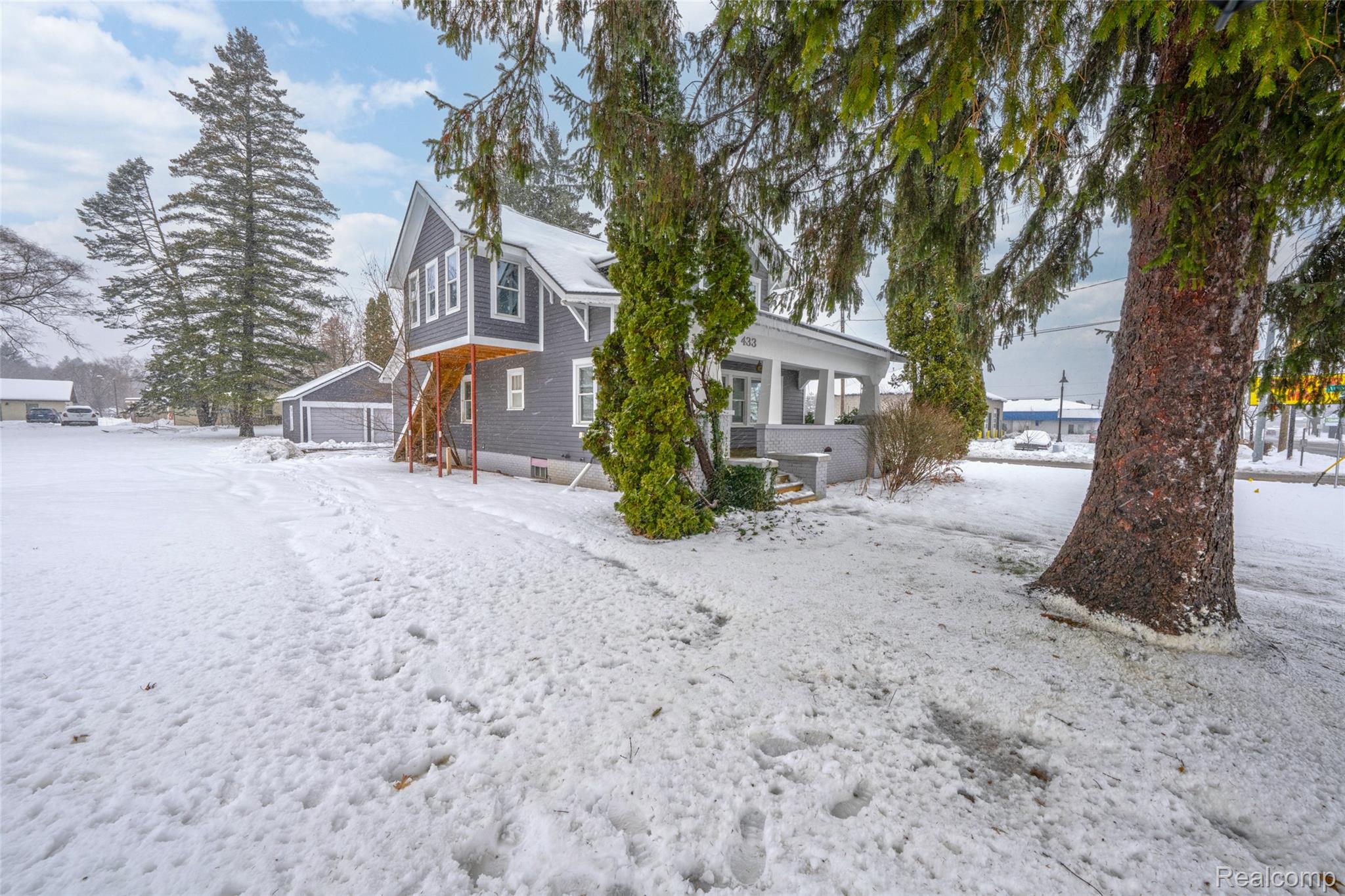 433 N Saginaw Street