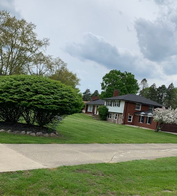 25648 FORESTVIEW Drive