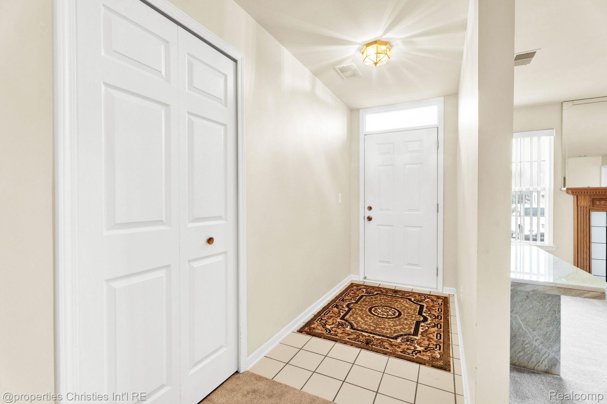 16832 Glenmoor Boulevard