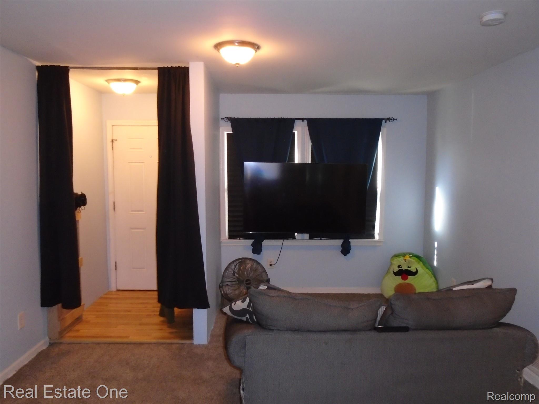 27064 Notre Dame Street