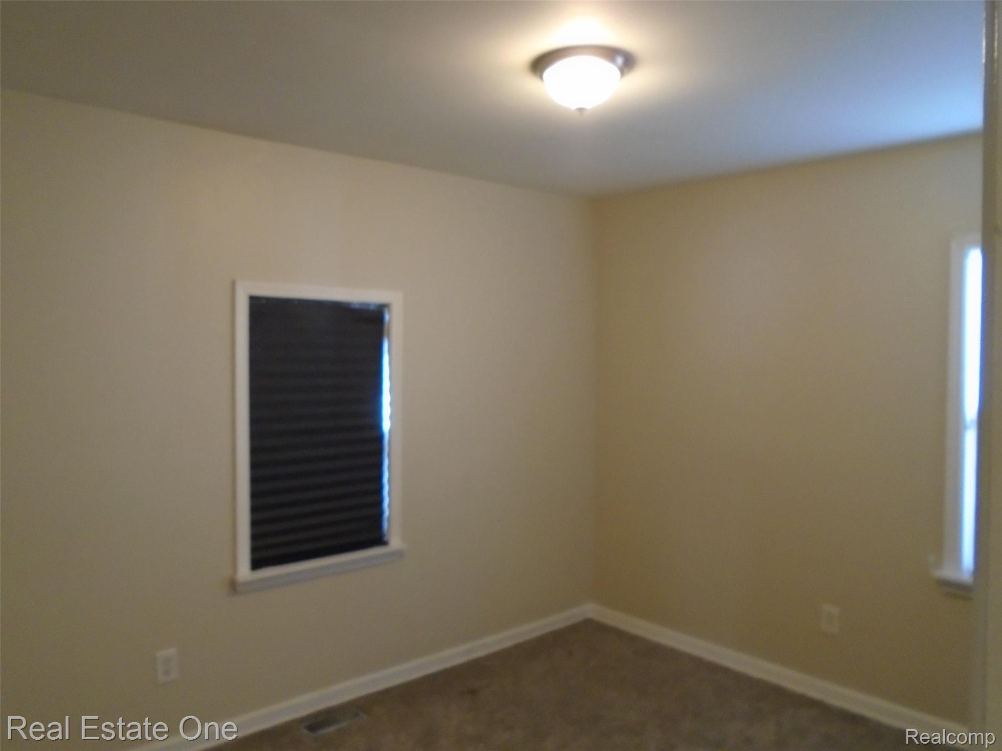 27064 Notre Dame Street