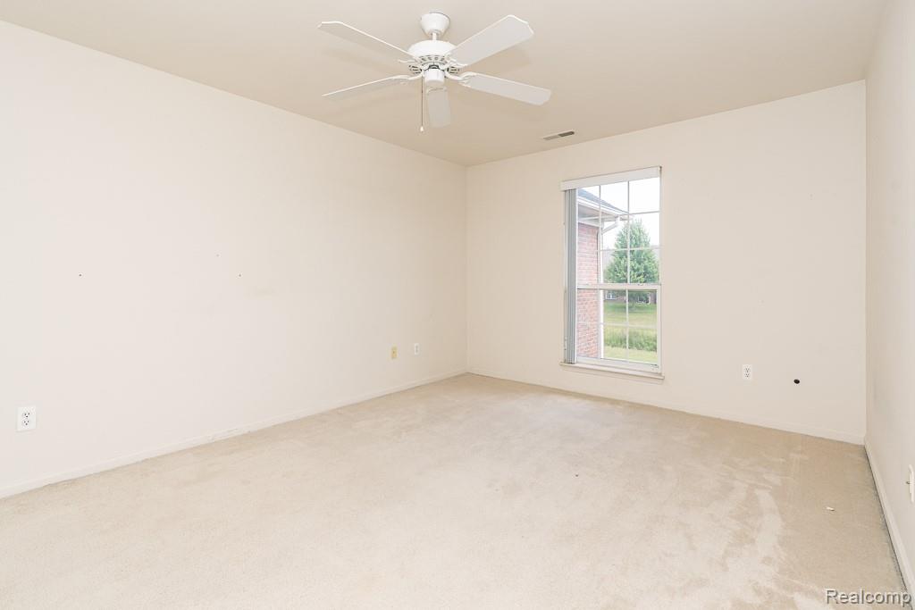 New Baltimore City, Michigan 48051, United States, 2 Bedrooms Bedrooms, ,2 BathroomsBathrooms,Residential,Pending,189748