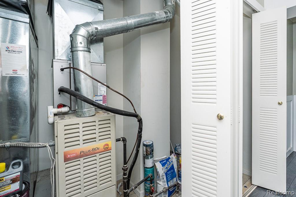 New Baltimore City, Michigan 48051, United States, 2 Bedrooms Bedrooms, ,2 BathroomsBathrooms,Residential,Pending,189748