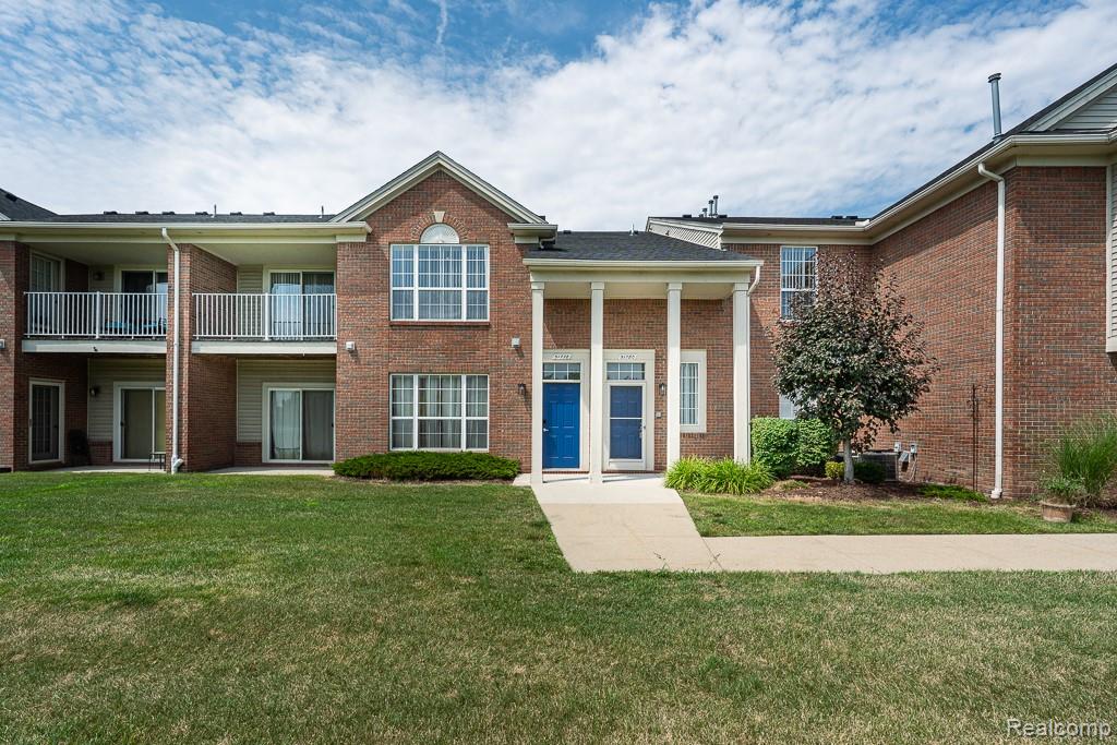 New Baltimore City, Michigan 48051, United States, 2 Bedrooms Bedrooms, ,2 BathroomsBathrooms,Residential,Pending,189748