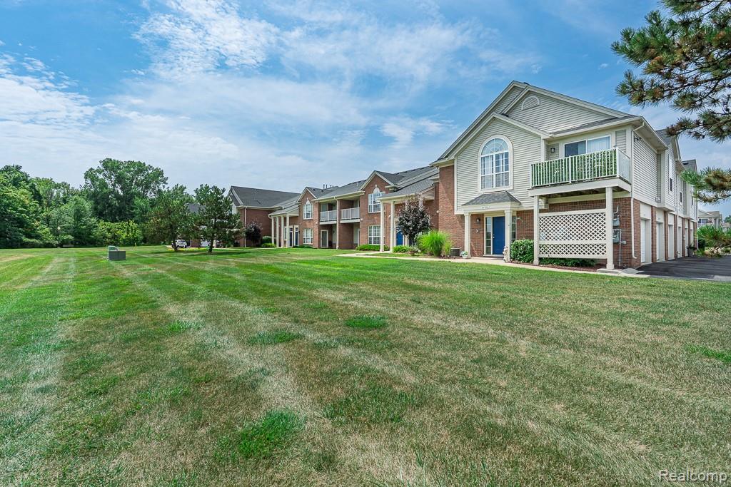 New Baltimore City, Michigan 48051, United States, 2 Bedrooms Bedrooms, ,2 BathroomsBathrooms,Residential,Pending,189748