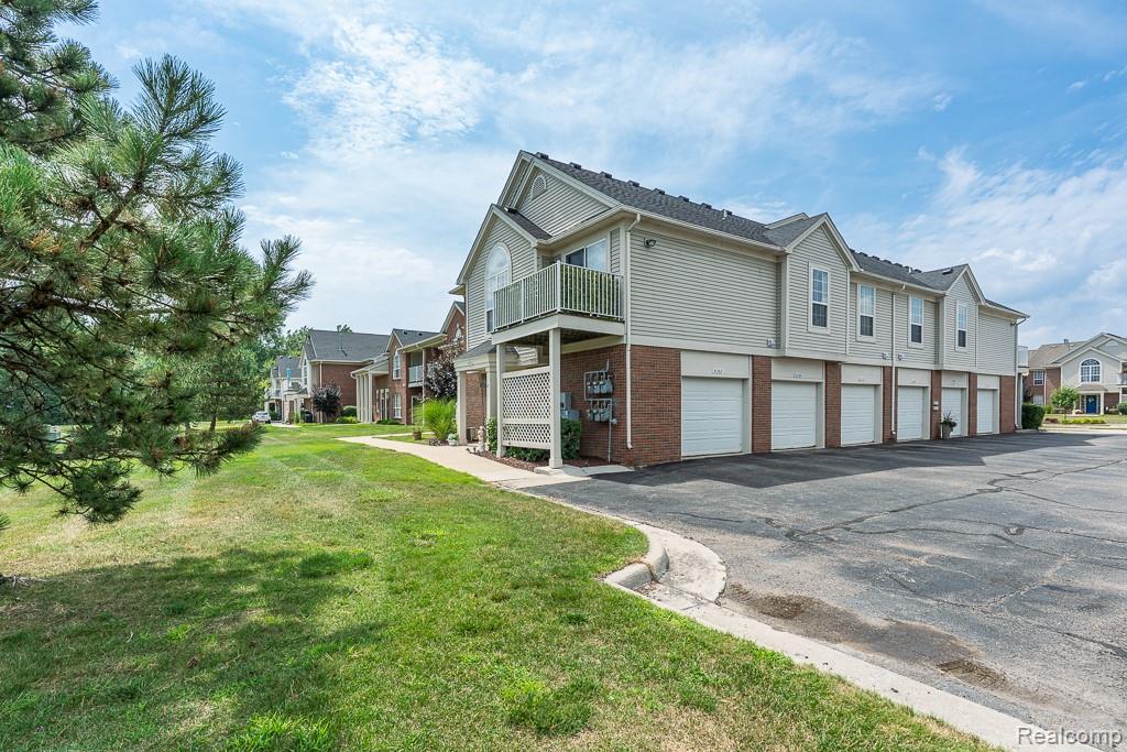 New Baltimore City, Michigan 48051, United States, 2 Bedrooms Bedrooms, ,2 BathroomsBathrooms,Residential,Pending,189748