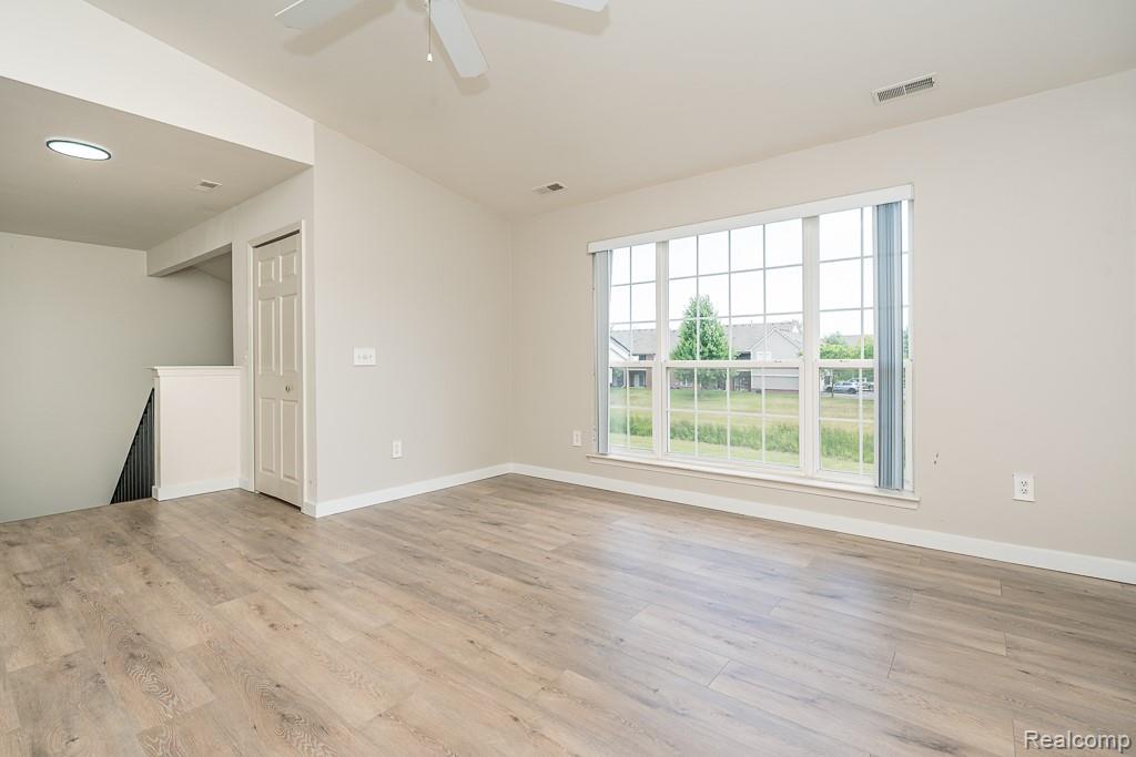 New Baltimore City, Michigan 48051, United States, 2 Bedrooms Bedrooms, ,2 BathroomsBathrooms,Residential,Pending,189748