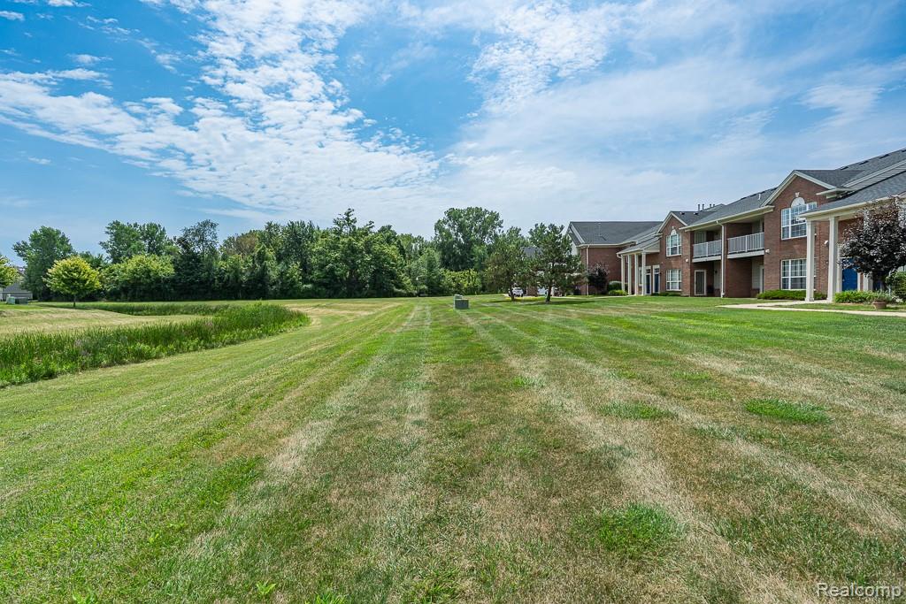 New Baltimore City, Michigan 48051, United States, 2 Bedrooms Bedrooms, ,2 BathroomsBathrooms,Residential,Pending,189748