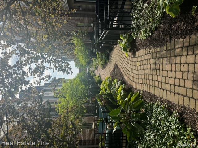105 S 2ND Street