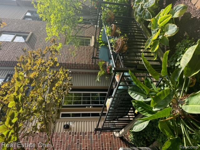 105 S 2ND Street