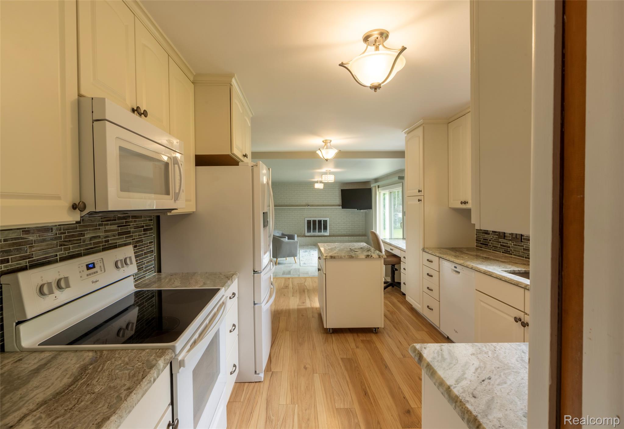 Waterford Charter Township, Michigan 48329, United States, 3 Bedrooms Bedrooms, ,2 BathroomsBathrooms,Residential,Pending,149079