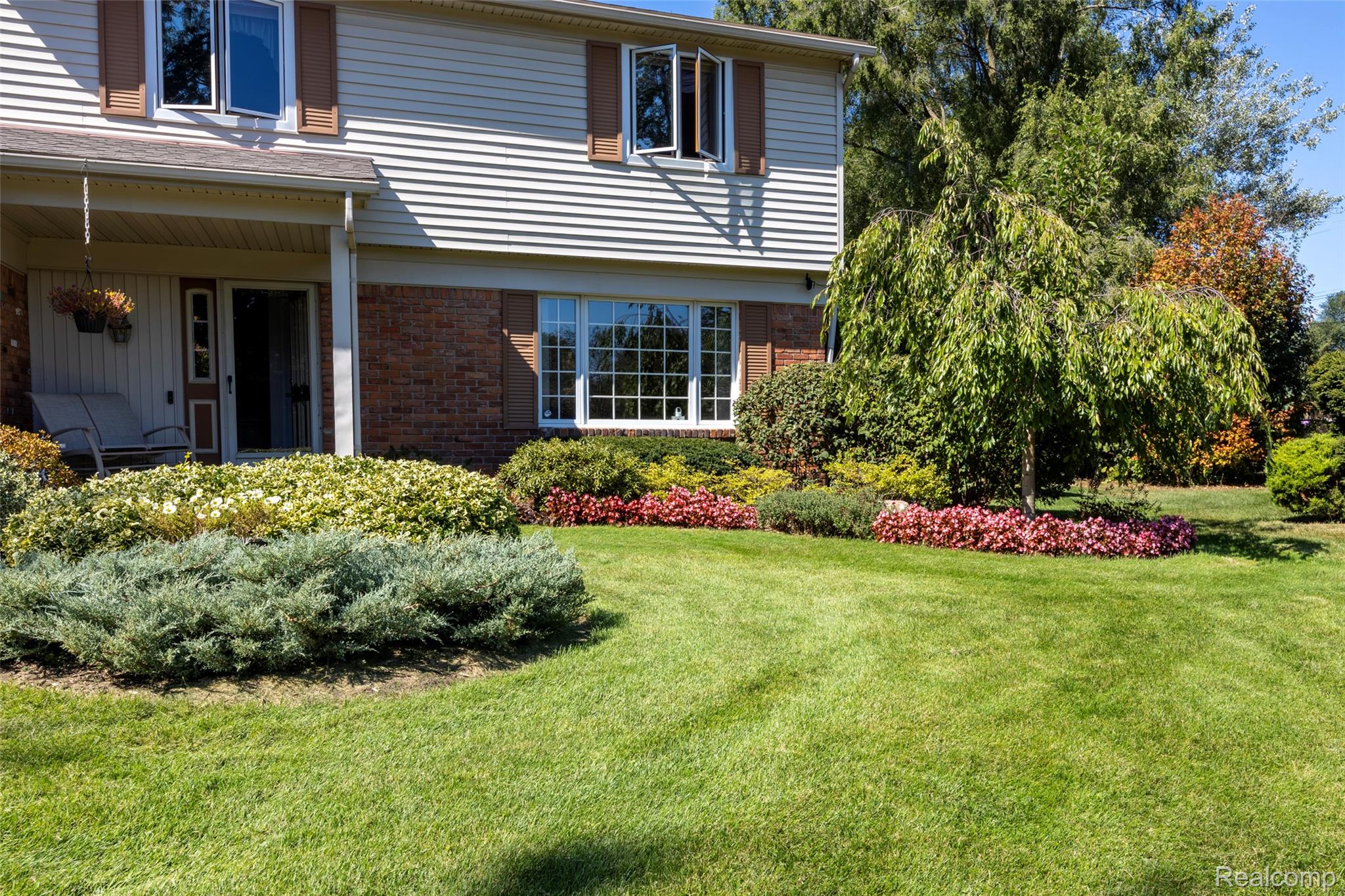 Waterford Charter Township, Michigan 48329, United States, 3 Bedrooms Bedrooms, ,2 BathroomsBathrooms,Residential,Pending,149079