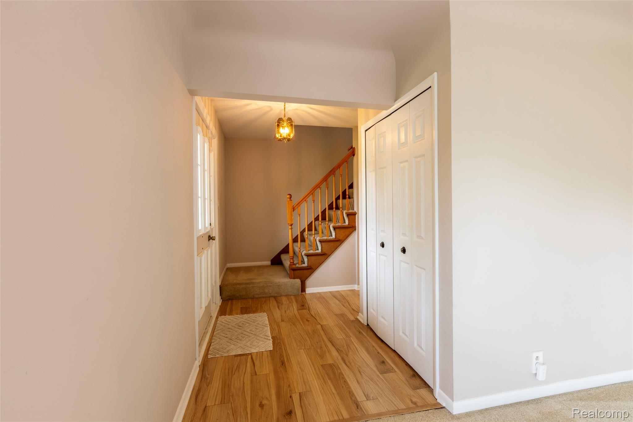 Waterford Charter Township, Michigan 48329, United States, 3 Bedrooms Bedrooms, ,2 BathroomsBathrooms,Residential,Pending,149079