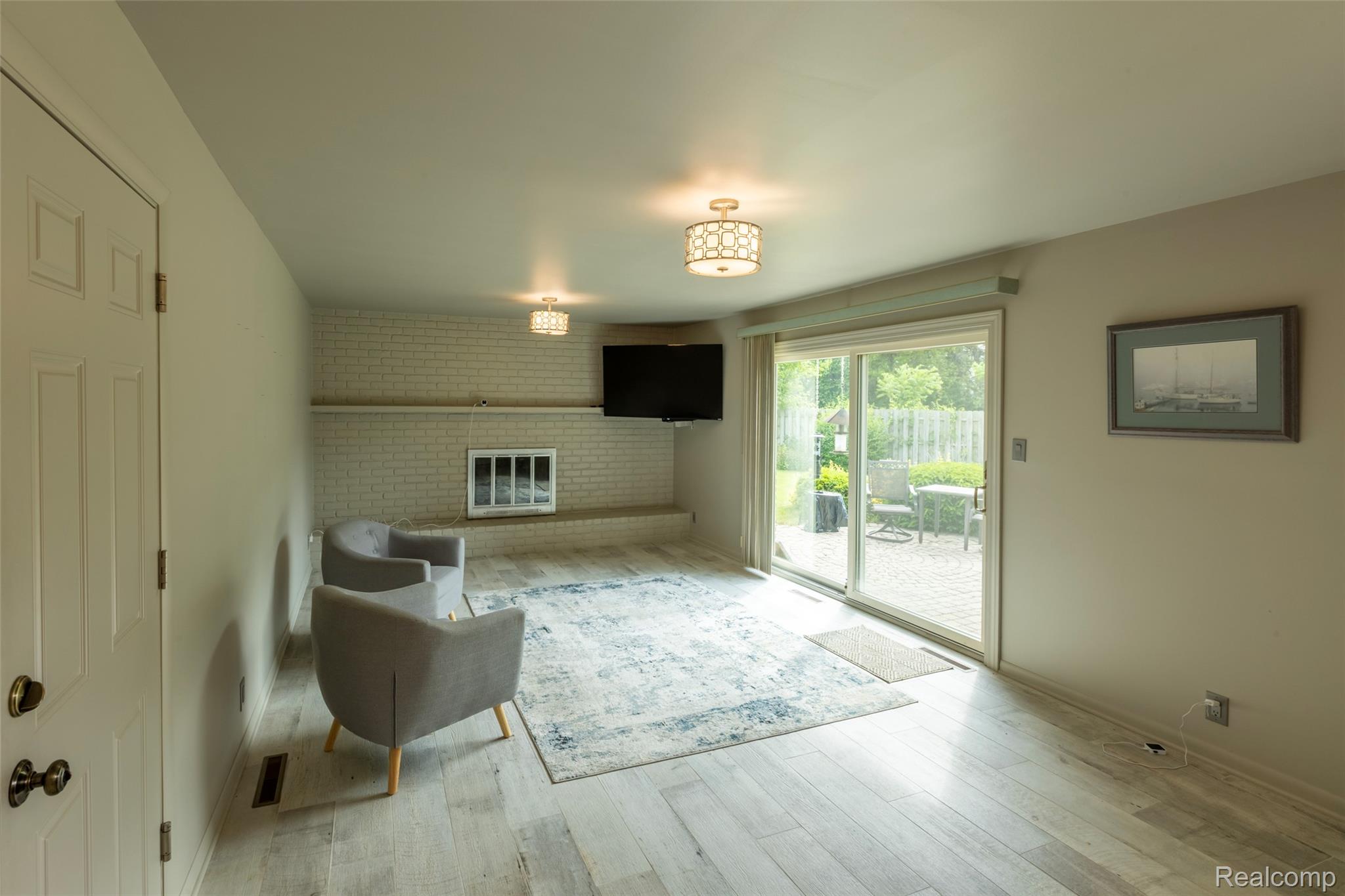 Waterford Charter Township, Michigan 48329, United States, 3 Bedrooms Bedrooms, ,2 BathroomsBathrooms,Residential,Pending,149079