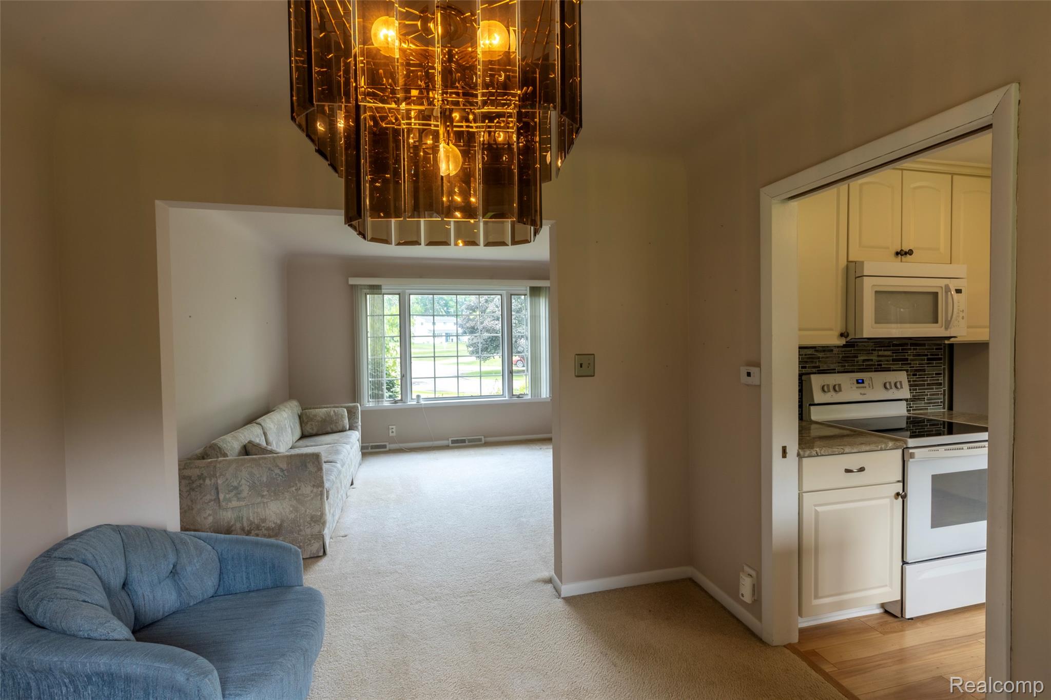 Waterford Charter Township, Michigan 48329, United States, 3 Bedrooms Bedrooms, ,2 BathroomsBathrooms,Residential,Pending,149079