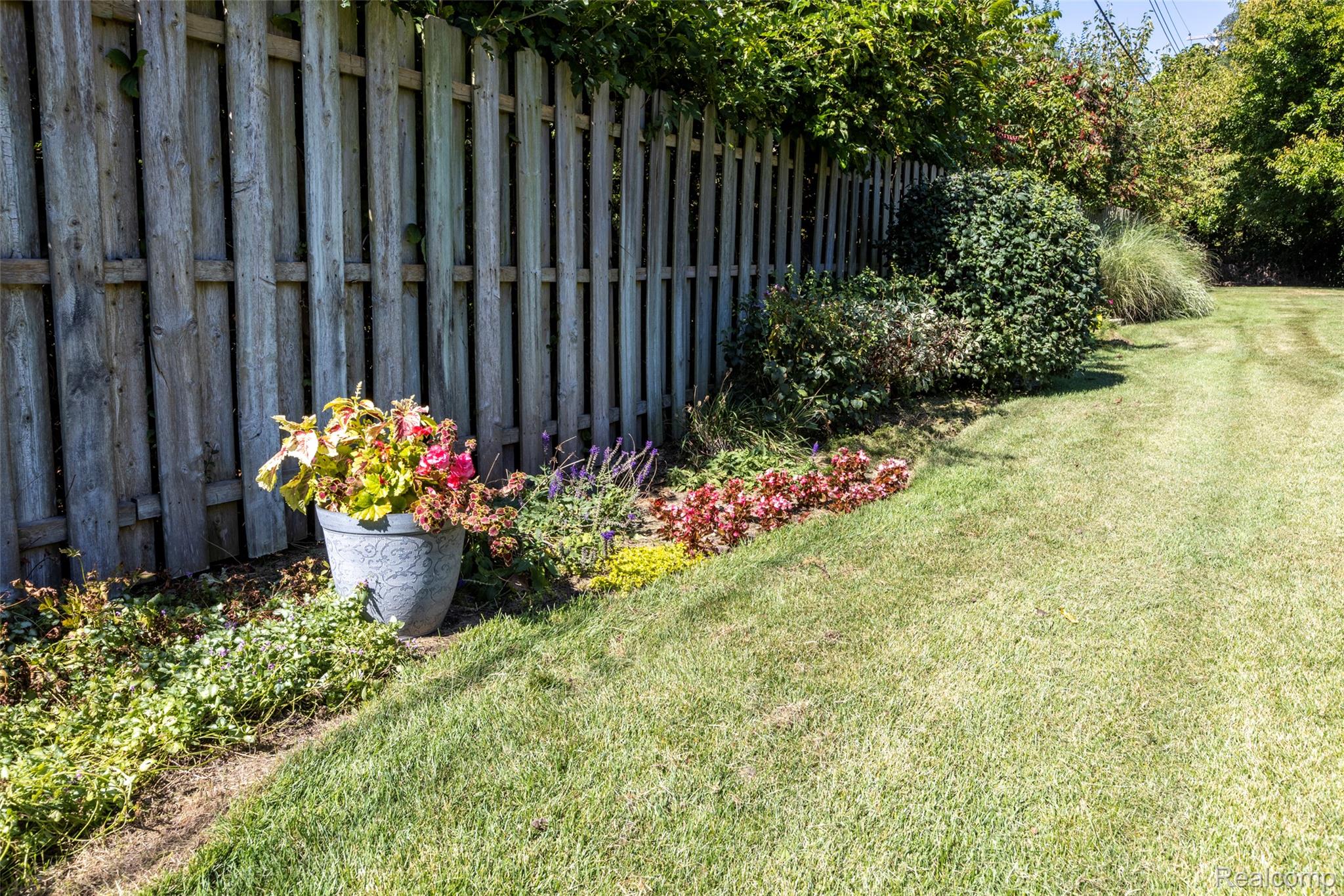 Waterford Charter Township, Michigan 48329, United States, 3 Bedrooms Bedrooms, ,2 BathroomsBathrooms,Residential,Pending,149079