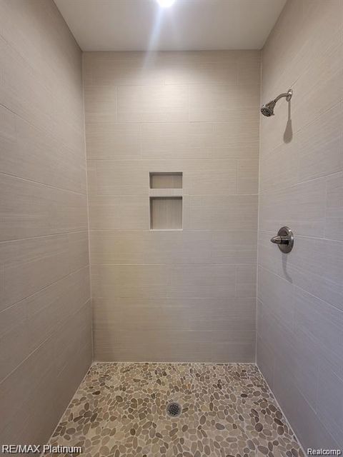 Tiny photo for 830 Oakwood Circle #33, Fenton City, MI 48430 (MLS # 20261016052)