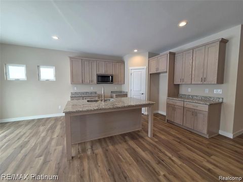 Tiny photo for 830 Oakwood Circle #33, Fenton City, MI 48430 (MLS # 20261016052)