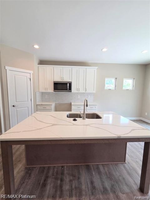 Tiny photo for 830 Oakwood Circle #33, Fenton City, MI 48430 (MLS # 20261016052)