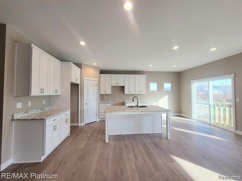 Tiny photo for 830 Oakwood Circle #33, Fenton City, MI 48430 (MLS # 20261016052)