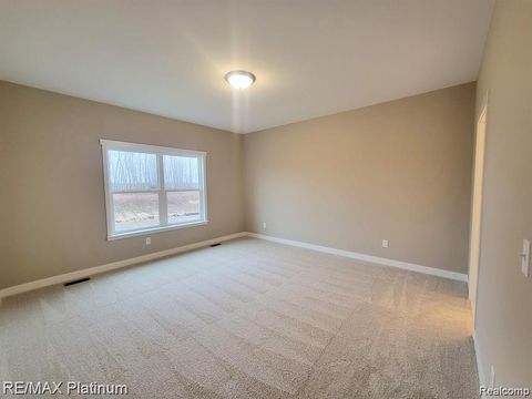 Tiny photo for 830 Oakwood Circle #33, Fenton City, MI 48430 (MLS # 20261016052)