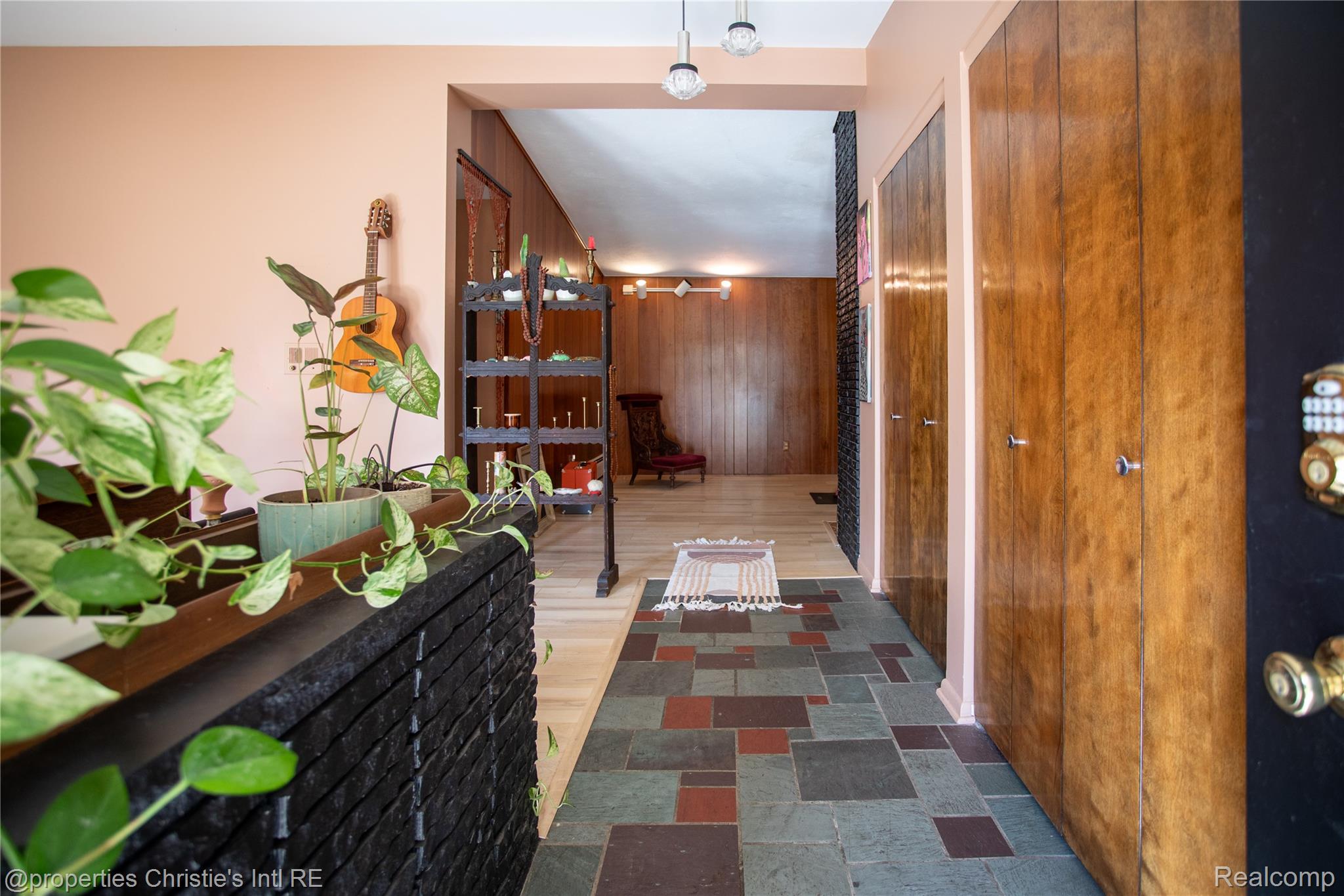 25275 Briarbank Avenue