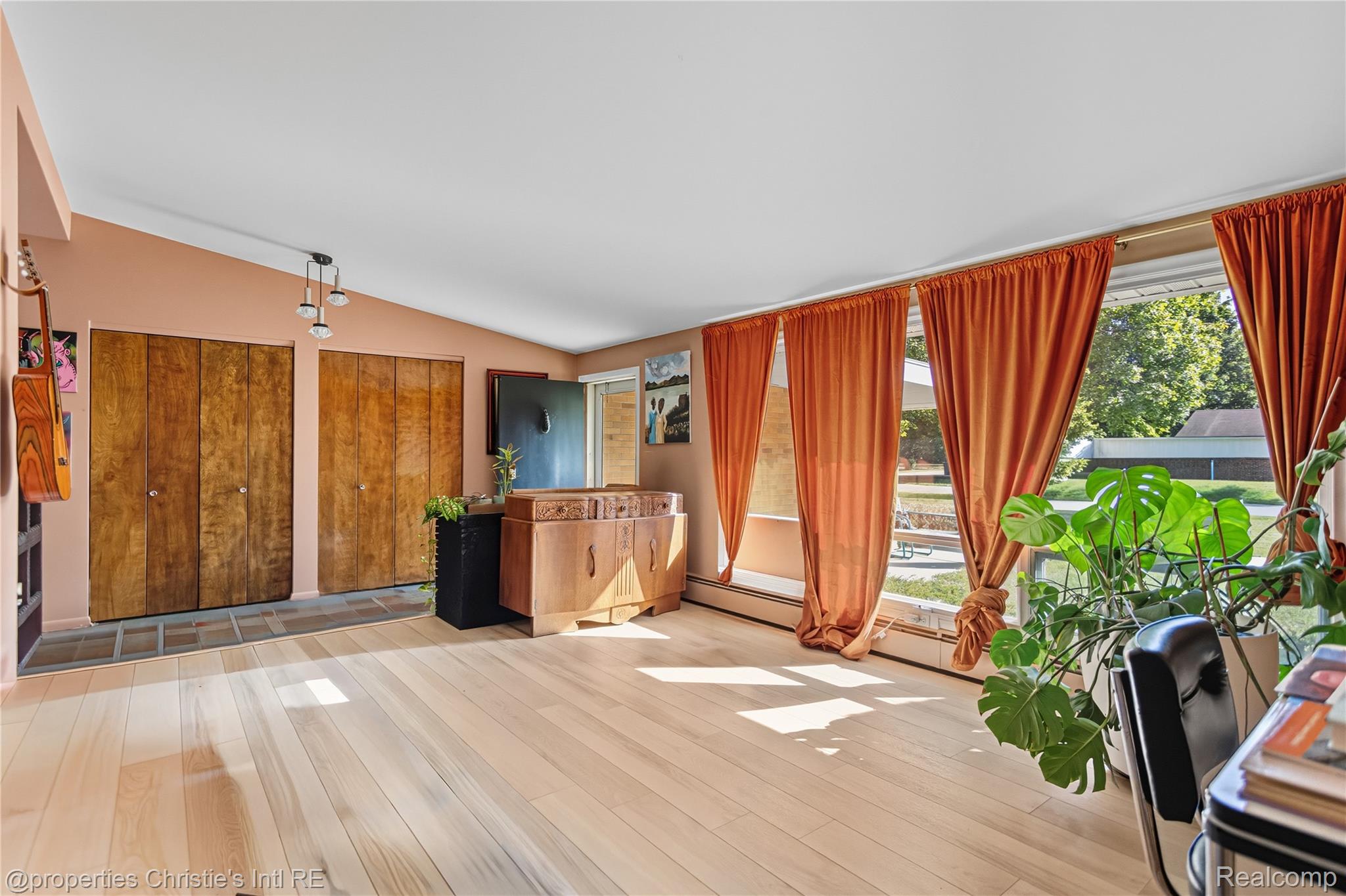 25275 Briarbank Avenue