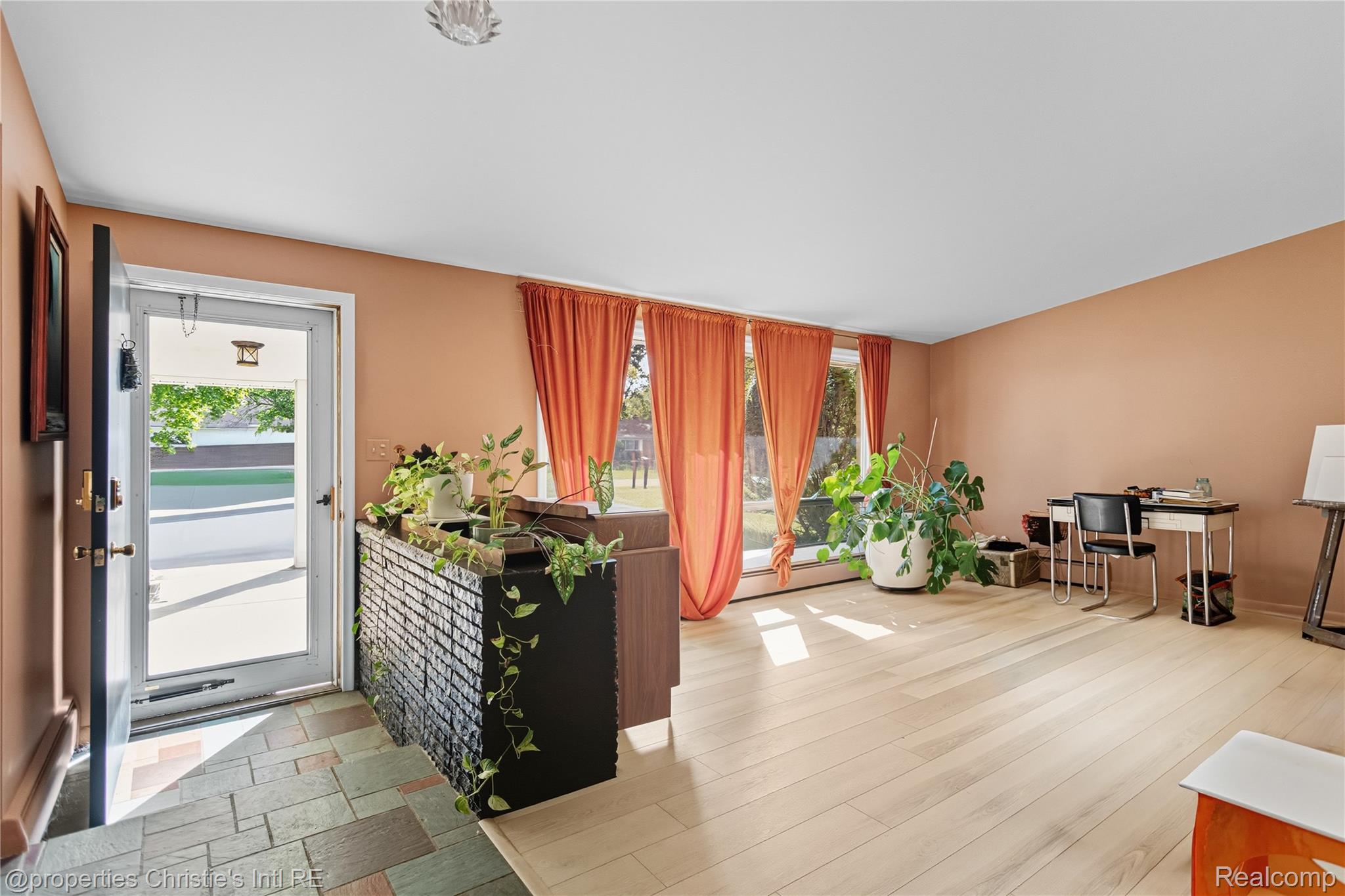 25275 Briarbank Avenue