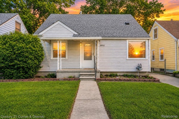 24708 STANFORD ST, DEARBORN HEIGHTS, MI 48125 - Image 882cc4394b8a69dac1108f6a8e8d4a53/3827714979