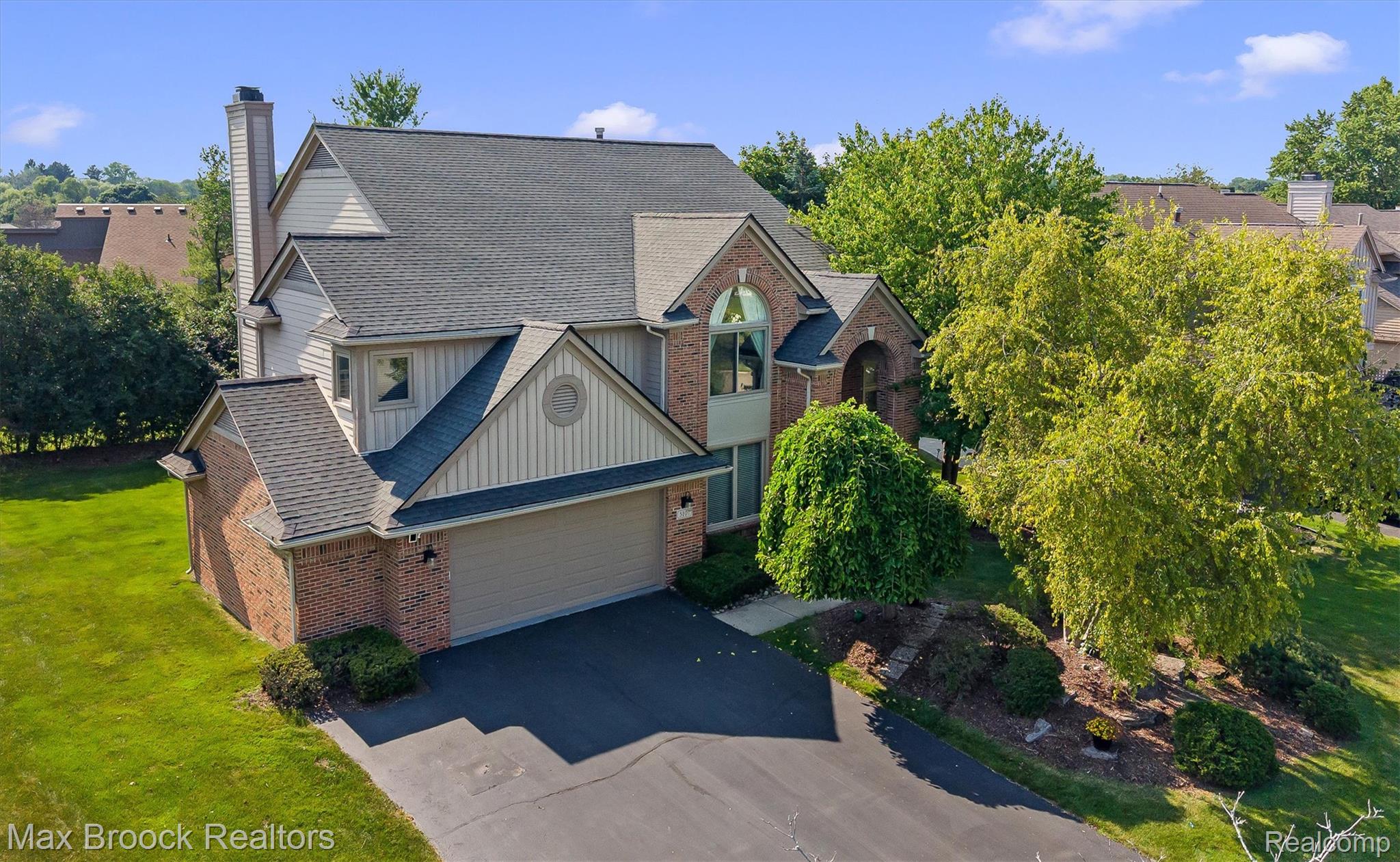 5101 Village Commons Drive