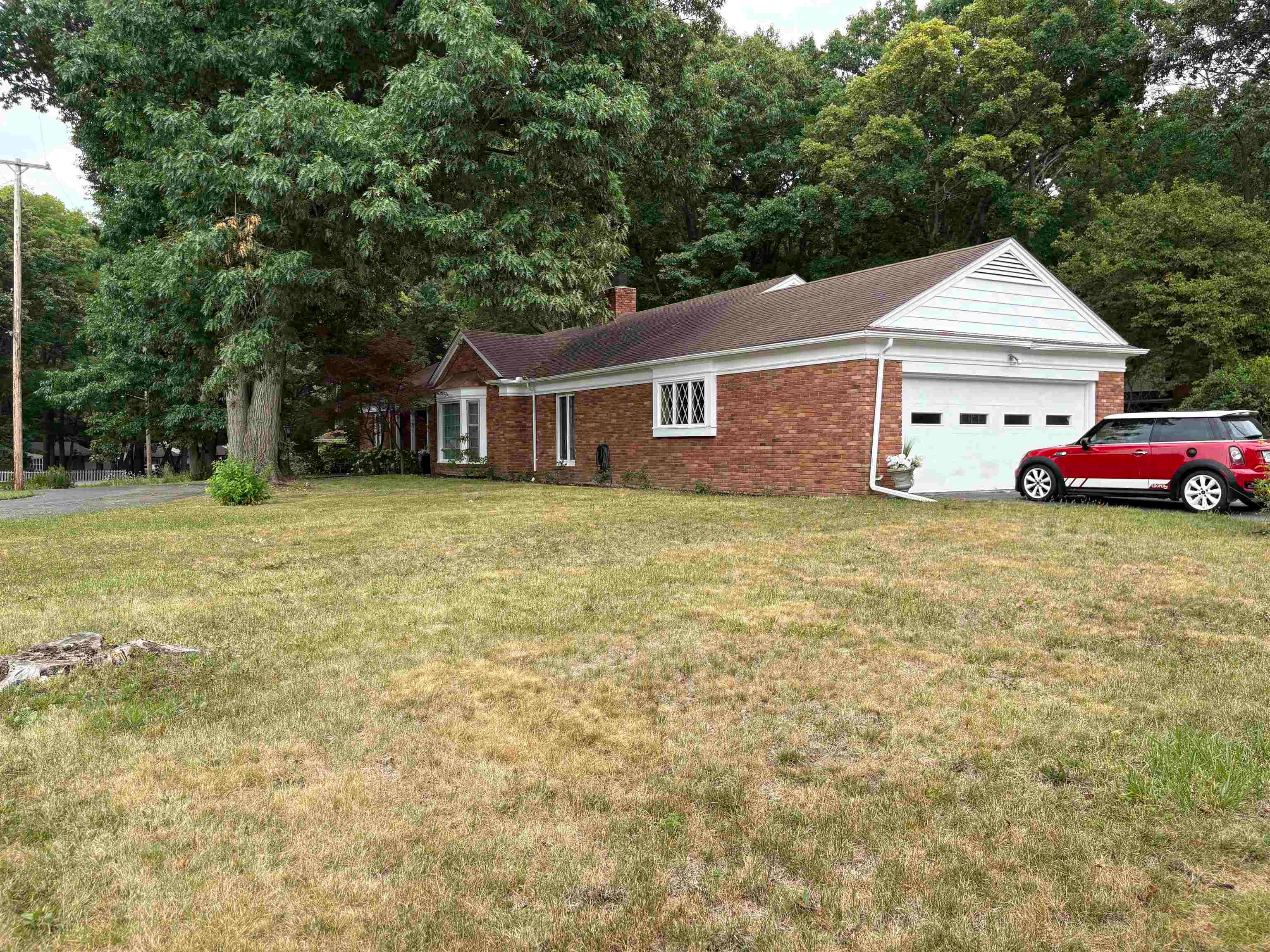 1402 Woodslea Street