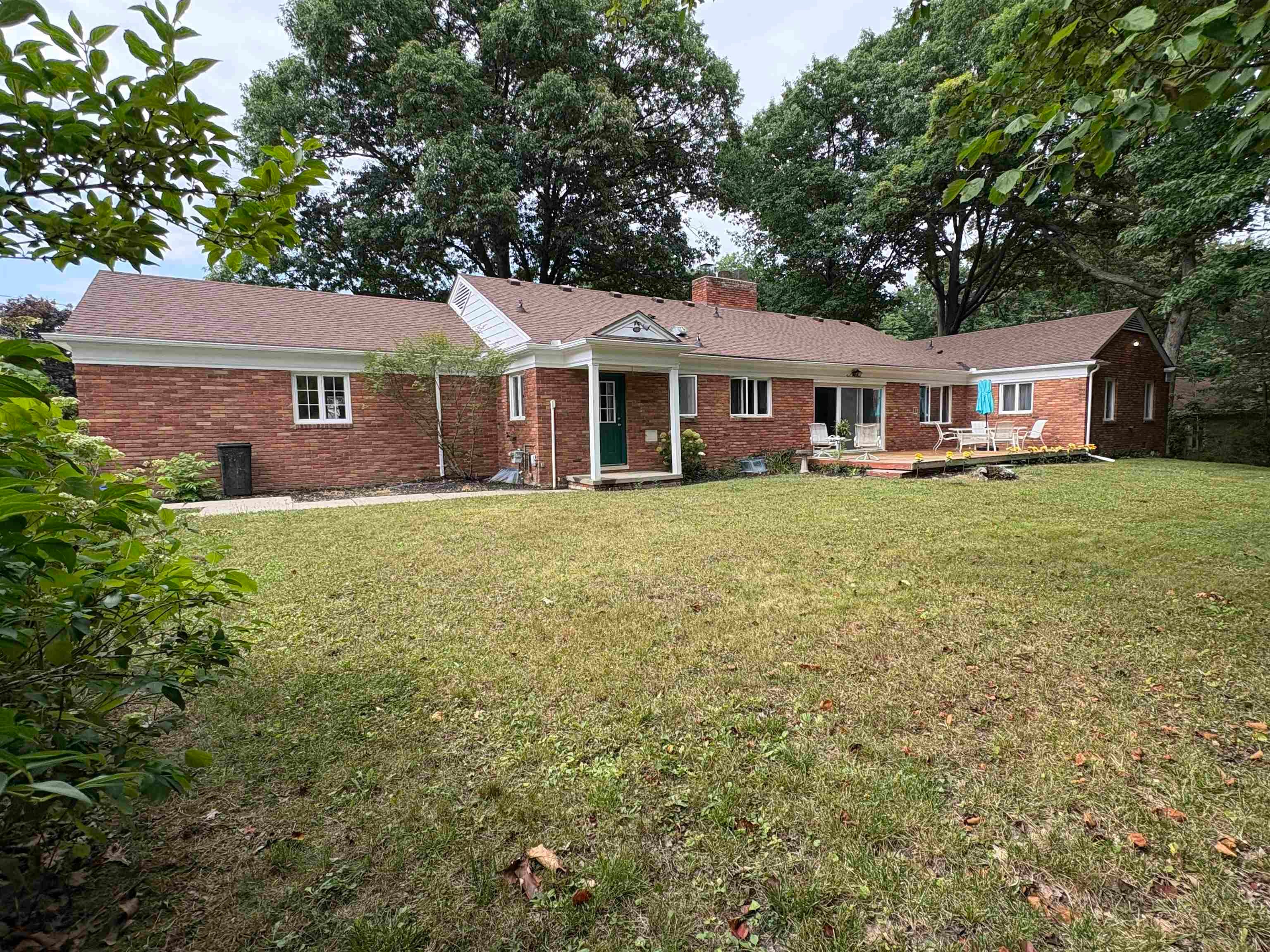 1402 Woodslea Street