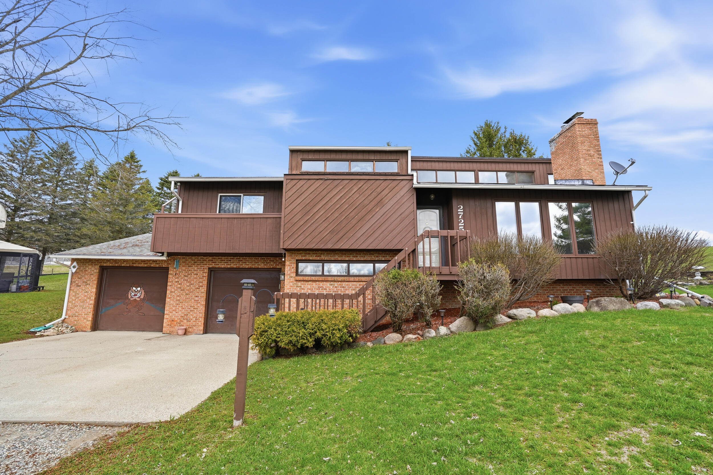 2725 Cooley Lake Road