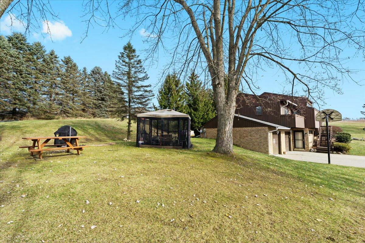 2725 Cooley Lake Road