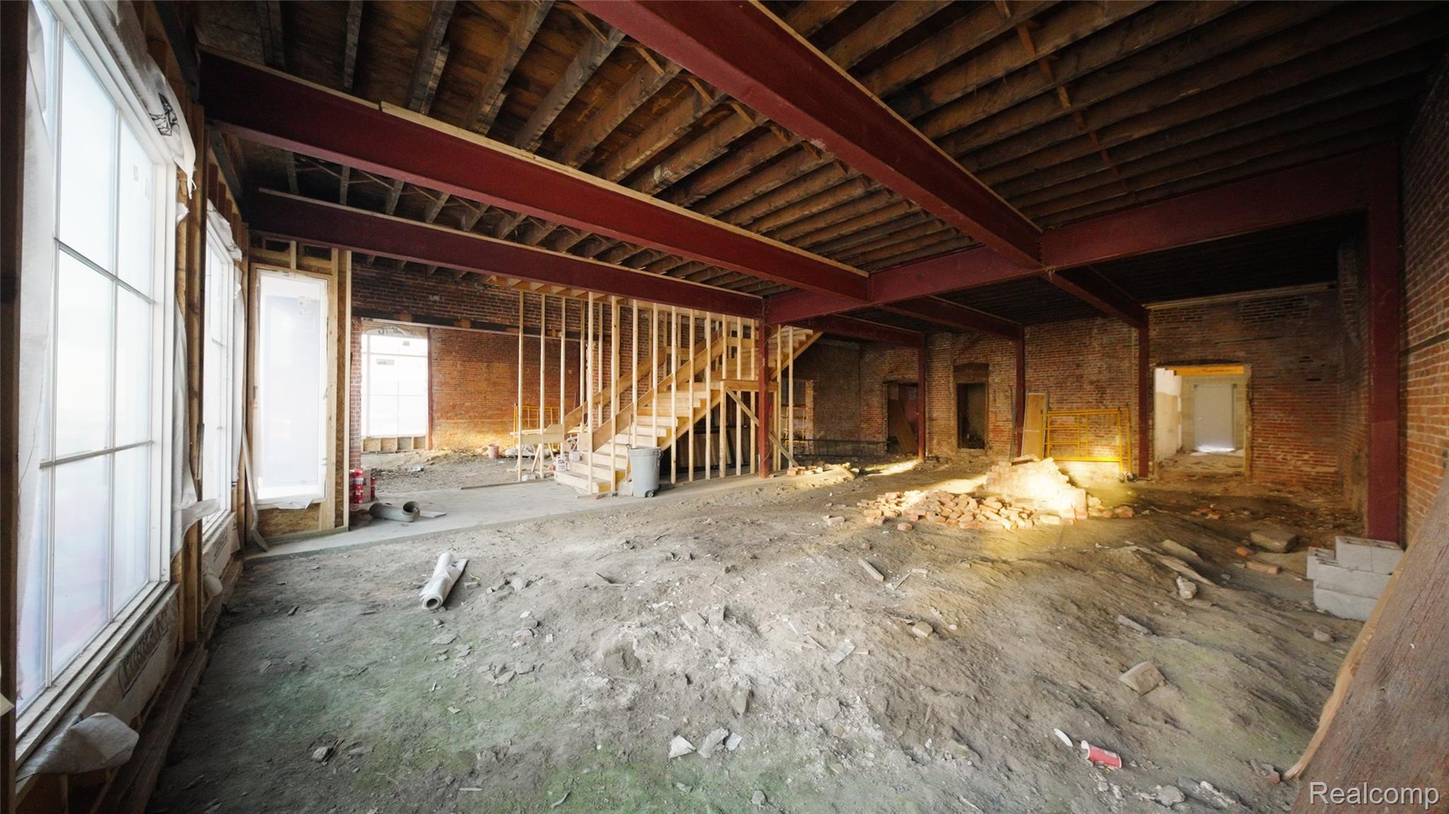 51005 Washington Street