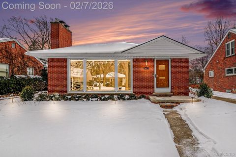 1421 Lloyd Avenue Royal Oak City MI 48073