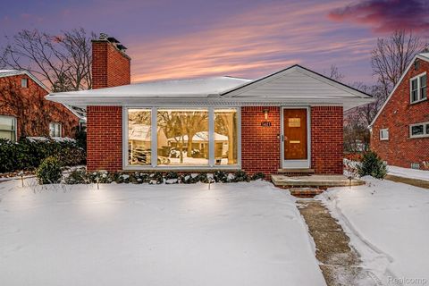 1421 Lloyd Avenue Royal Oak City MI 48073