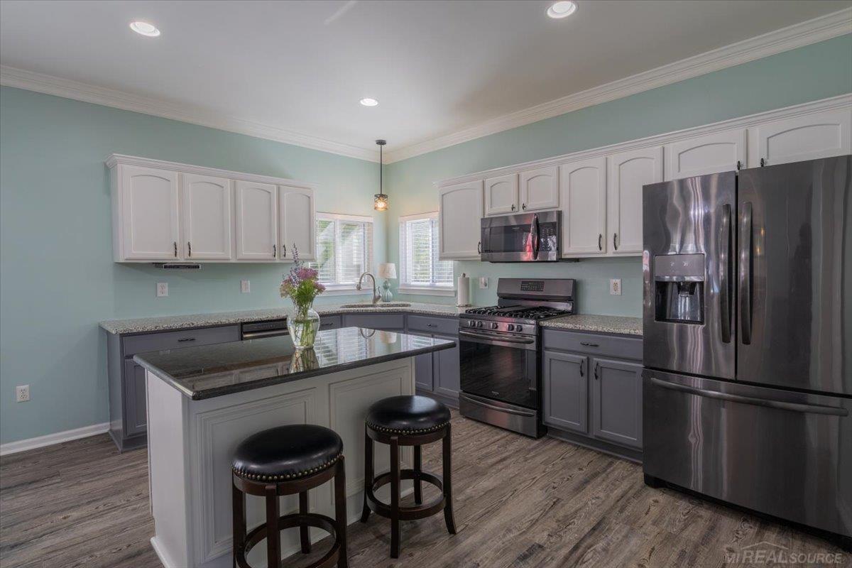 36556 Orchard Lake Drive