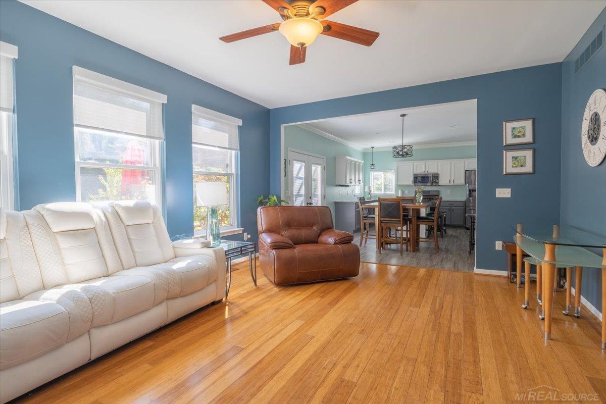 36556 Orchard Lake Drive