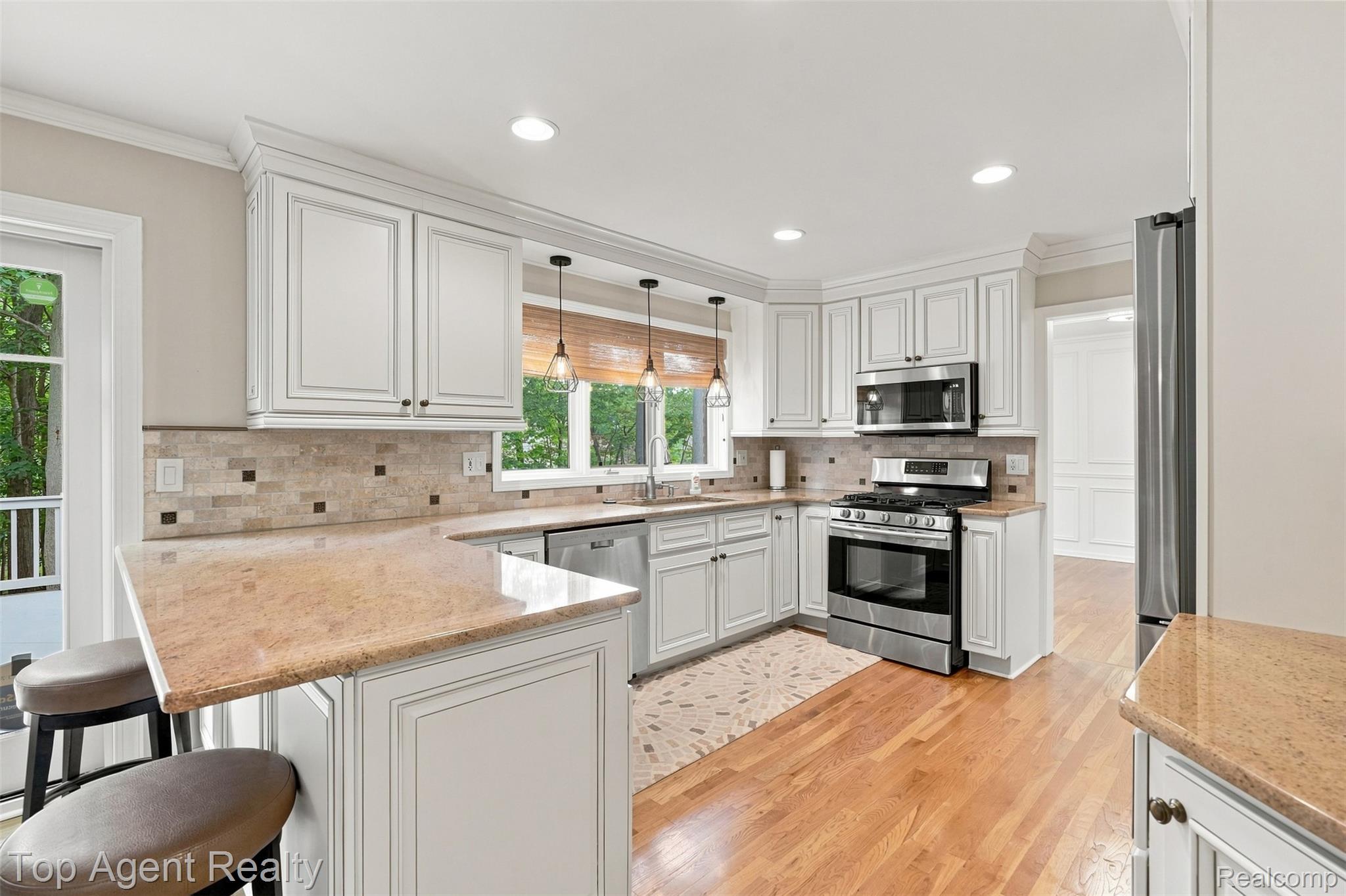 412 Streamview Court
