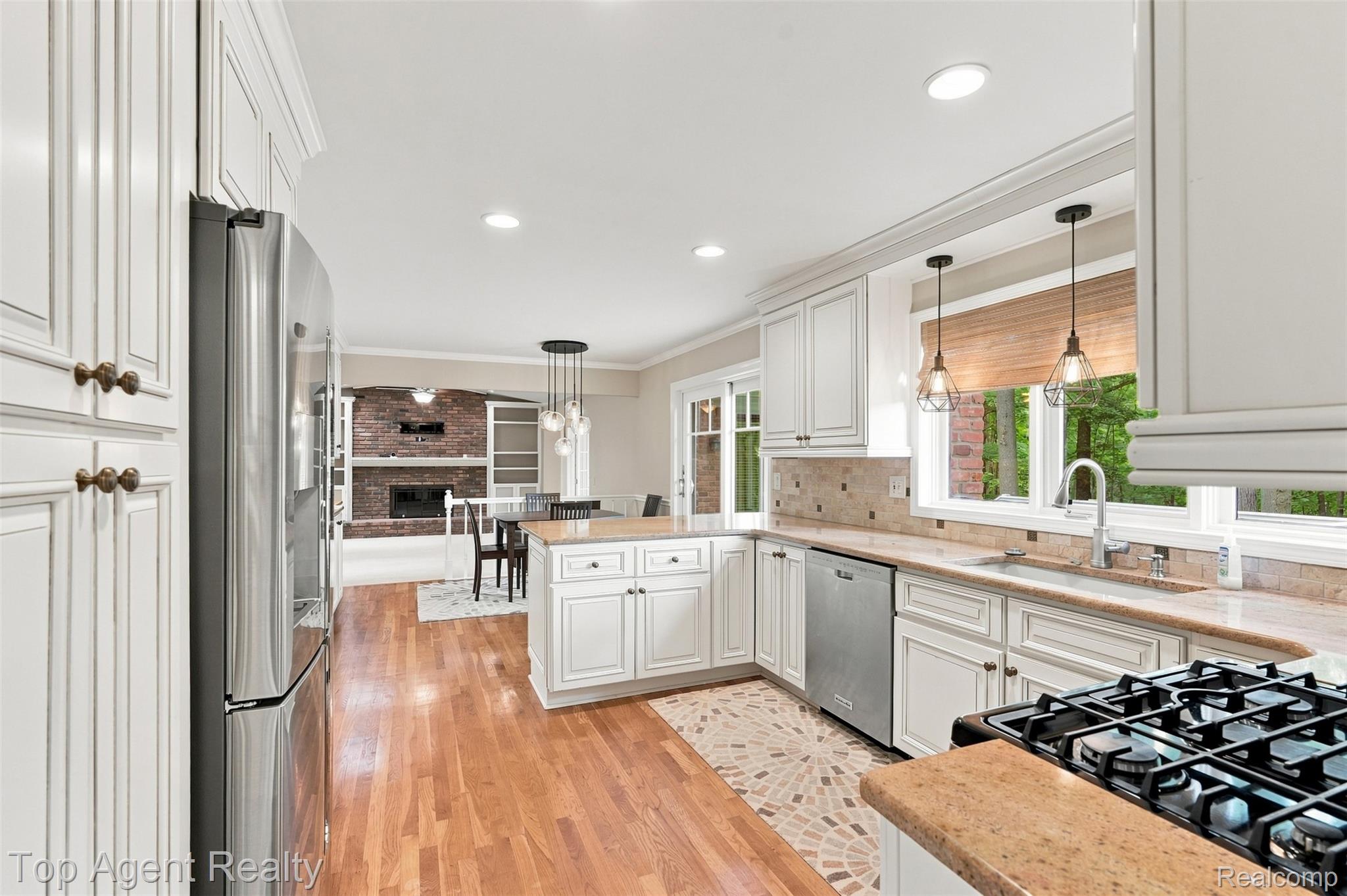 412 Streamview Court