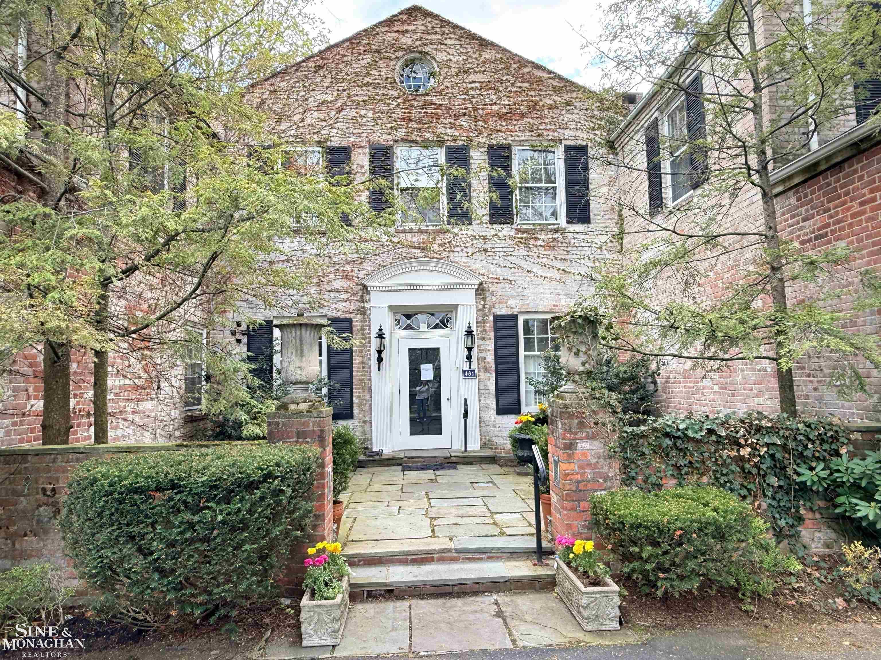 481 Kercheval Avenue