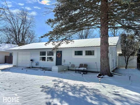 210 Stratford Drive Owosso City MI 48867