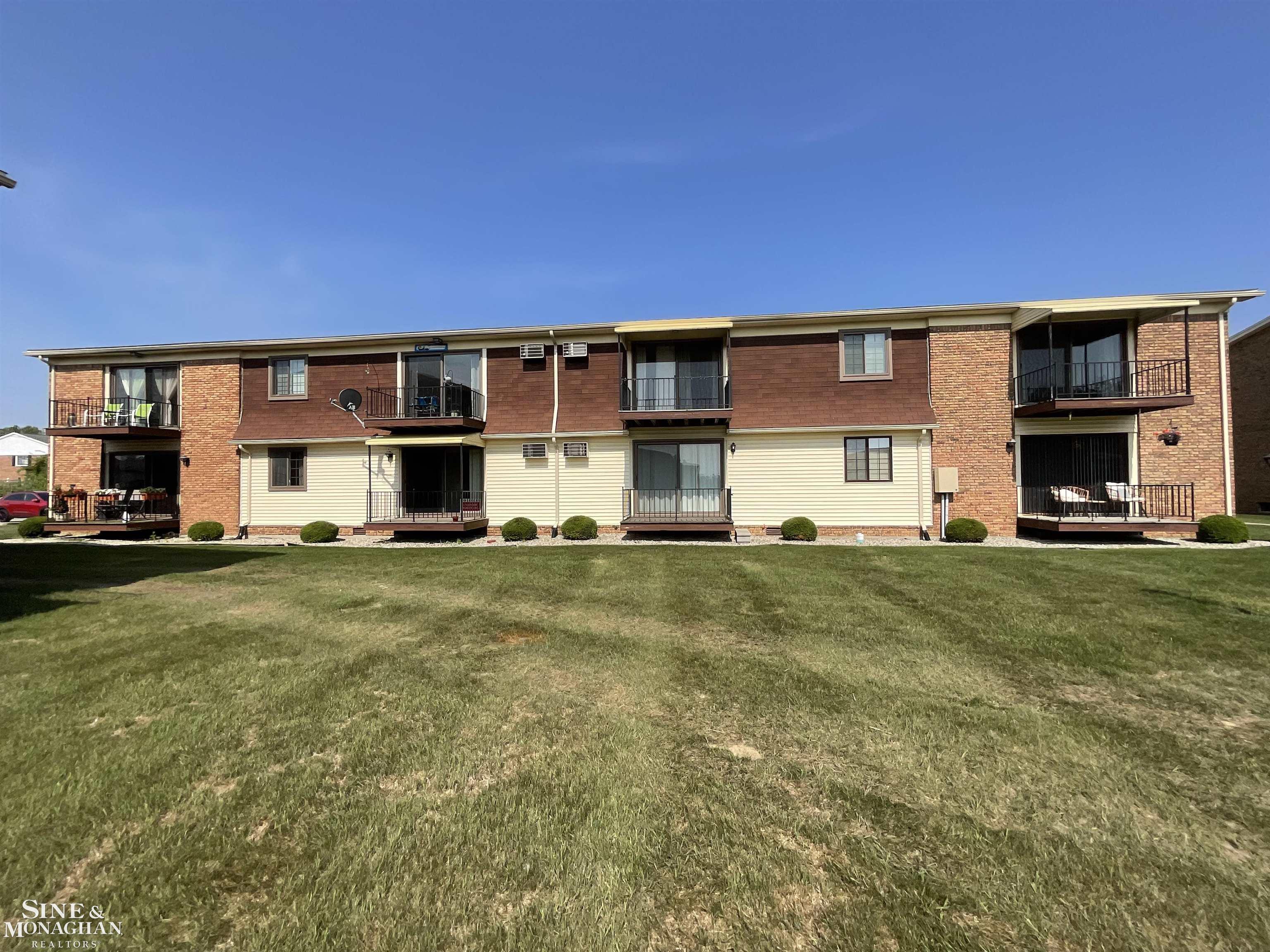 1900 River Rd D5 Road