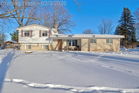 4380 Baza Leonard Village MI 48367