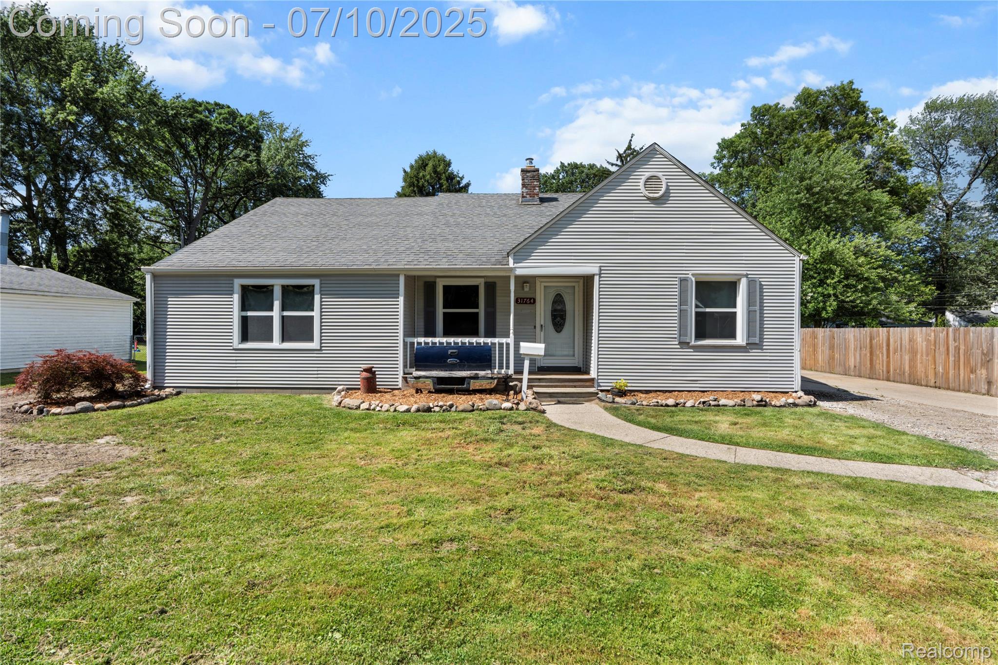 31764 Rosslyn Ave