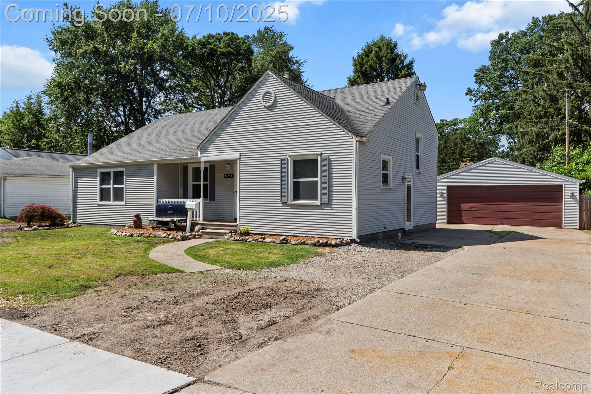 31764 Rosslyn Ave