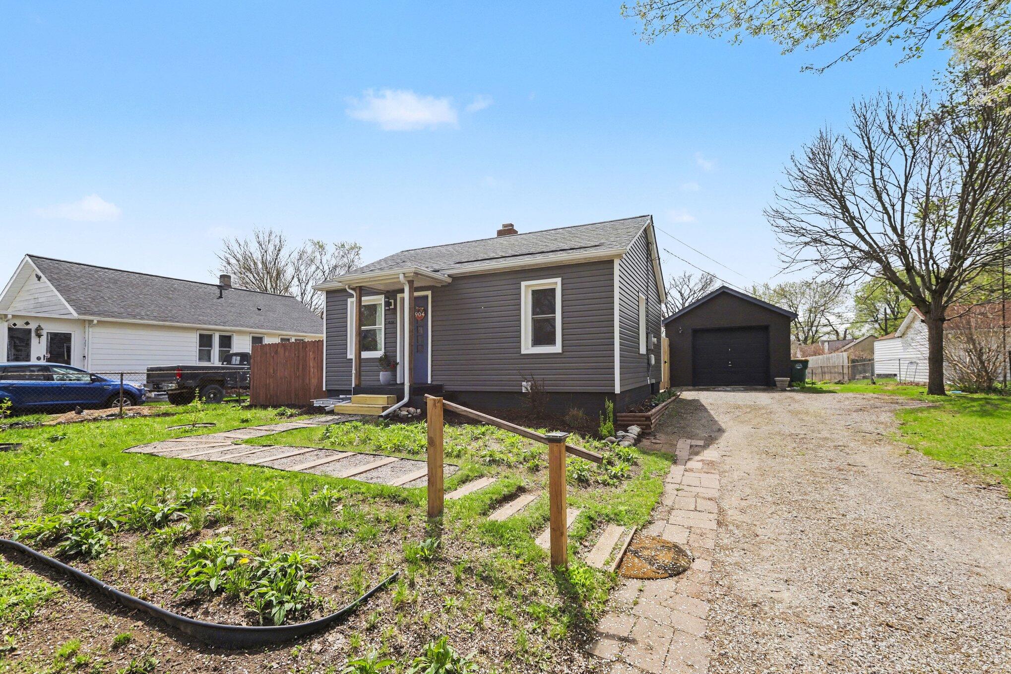 904 Hawthorne Avenue